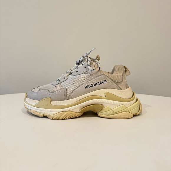 BALENCIAGA Triple S Sneakers - Picture 7 of 9